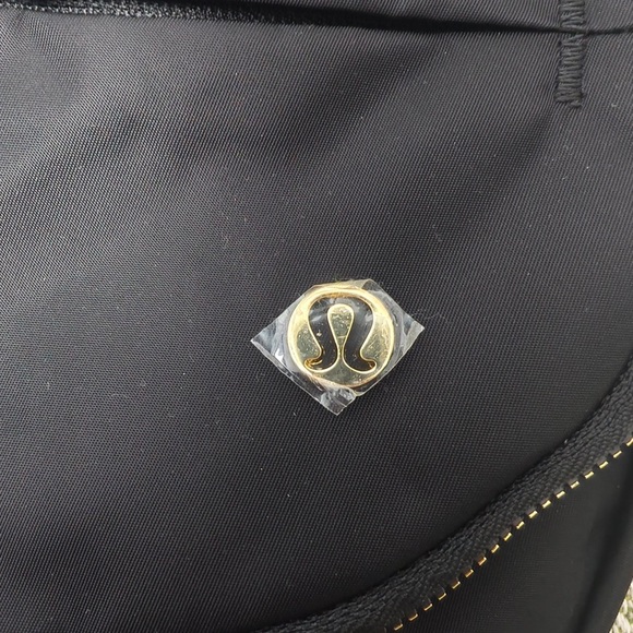 Lululemon All Night Festival Bag 5L Black Gold Accents - Picture 5 of 6